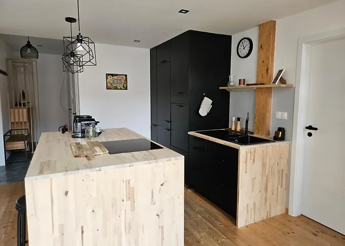 Апартаменты Spacious Modern Loft, 2 Bedrooms, 95m2, Free Parking Братислава