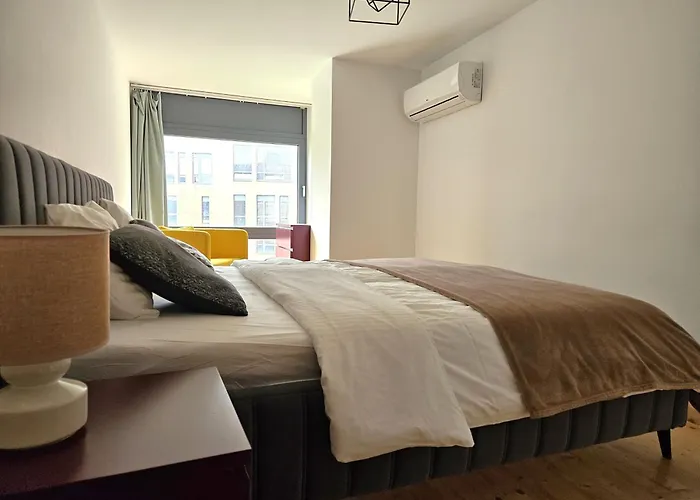 Spacious Modern Loft, 2 Bedrooms, 95m2, Free Parking Апартаменты