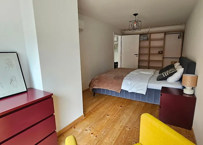 Spacious Modern Loft, 2 Bedrooms, 95m2, Free Parking Апартаменты *