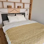 Spacious Modern Loft, 2 Bedrooms, 95m2, Free Parking *