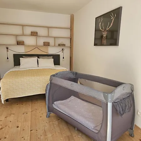 Spacious Modern Loft, 2 Bedrooms, 95m2, Free Parking *