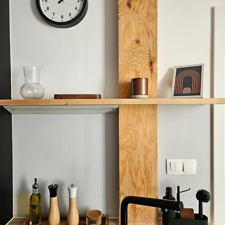 Spacious Modern Loft, 2 Bedrooms, 95m2, Free Parking *